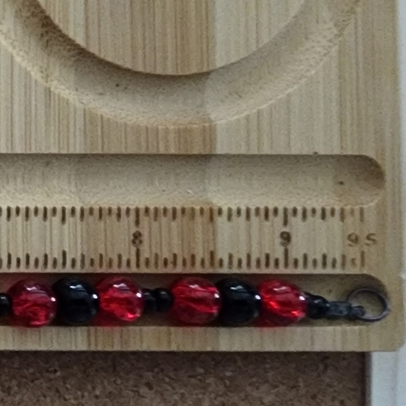 Red and Black Beaded Bracelet And Earring Set - Picture 3 of 11